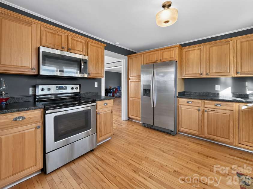 184 Hollis Road, Ellenboro, NC 28040.  MLS# CAR4434678, YatesRealty ID 57213. Kitchen