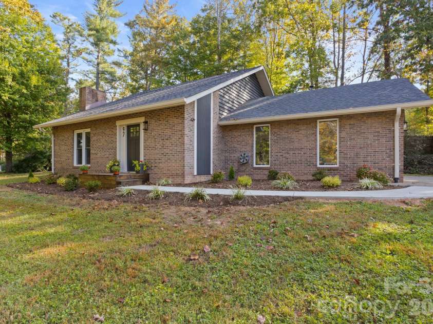 97 Wilkie Way, Fletcher, NC 28732.  MLS# CAR4418973, YatesRealty ID 57215. 