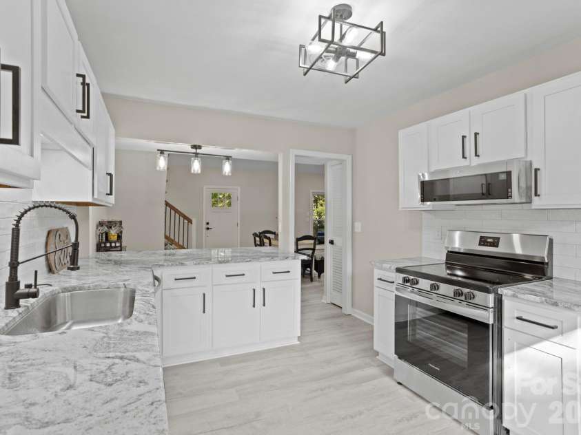 97 Wilkie Way, Fletcher, NC 28732.  MLS# CAR4418973, YatesRealty ID 57215. 
