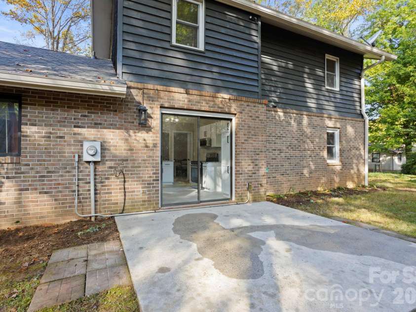 97 Wilkie Way, Fletcher, NC 28732.  MLS# CAR4418973, YatesRealty ID 57215. 