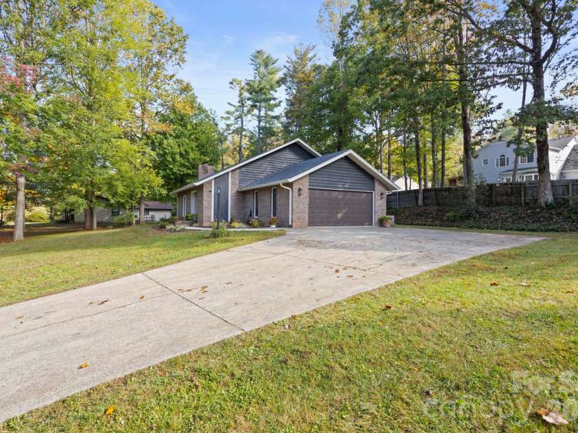 97 Wilkie Way, Fletcher, NC 28732.  MLS# CAR4418973, YatesRealty ID 57215. 