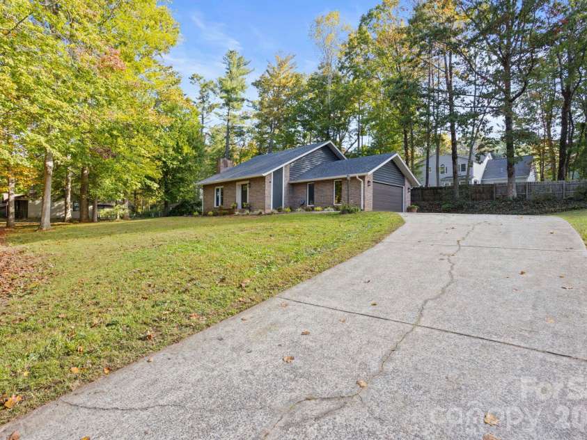 97 Wilkie Way, Fletcher, NC 28732.  MLS# CAR4418973, YatesRealty ID 57215. 