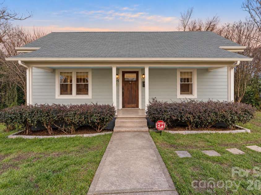 2815 Myers Street, Charlotte, NC 28205.  MLS# CAR4435606, YatesRealty ID 57219. 
