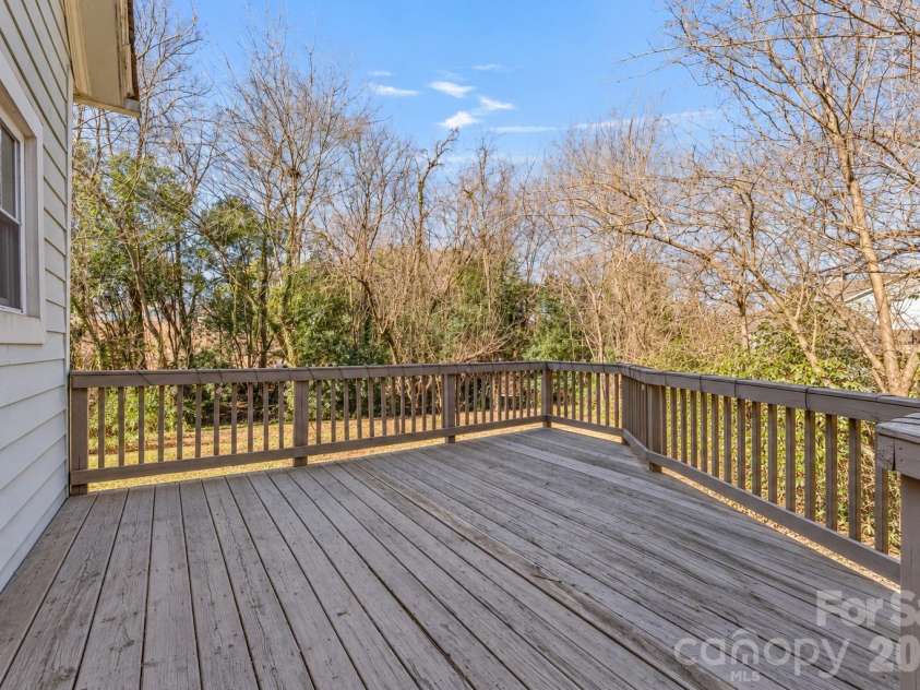 2815 Myers Street, Charlotte, NC 28205.  MLS# CAR4435606, YatesRealty ID 57219. 