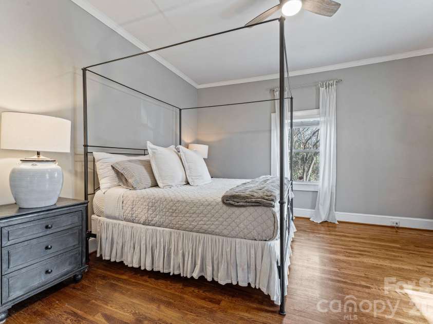 2815 Myers Street, Charlotte, NC 28205.  MLS# CAR4435606, YatesRealty ID 57219. 