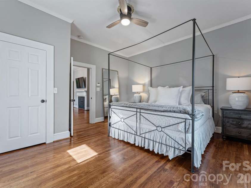 2815 Myers Street, Charlotte, NC 28205.  MLS# CAR4435606, YatesRealty ID 57219. 