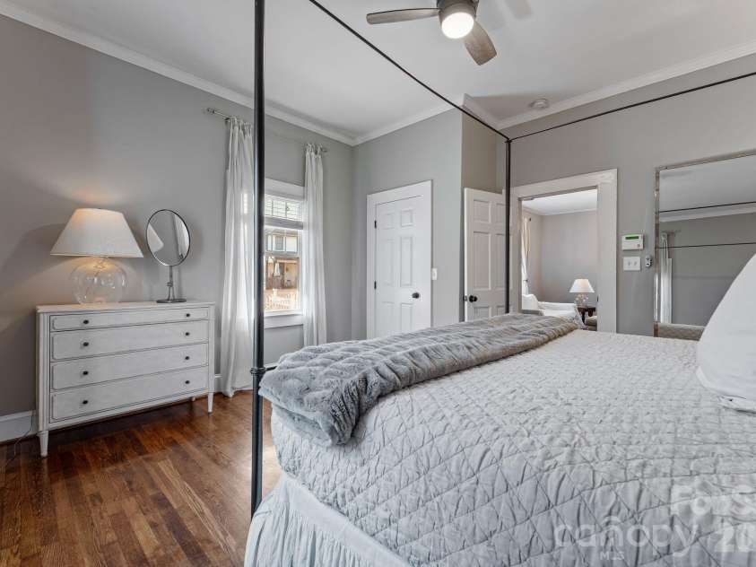 2815 Myers Street, Charlotte, NC 28205.  MLS# CAR4435606, YatesRealty ID 57219. 