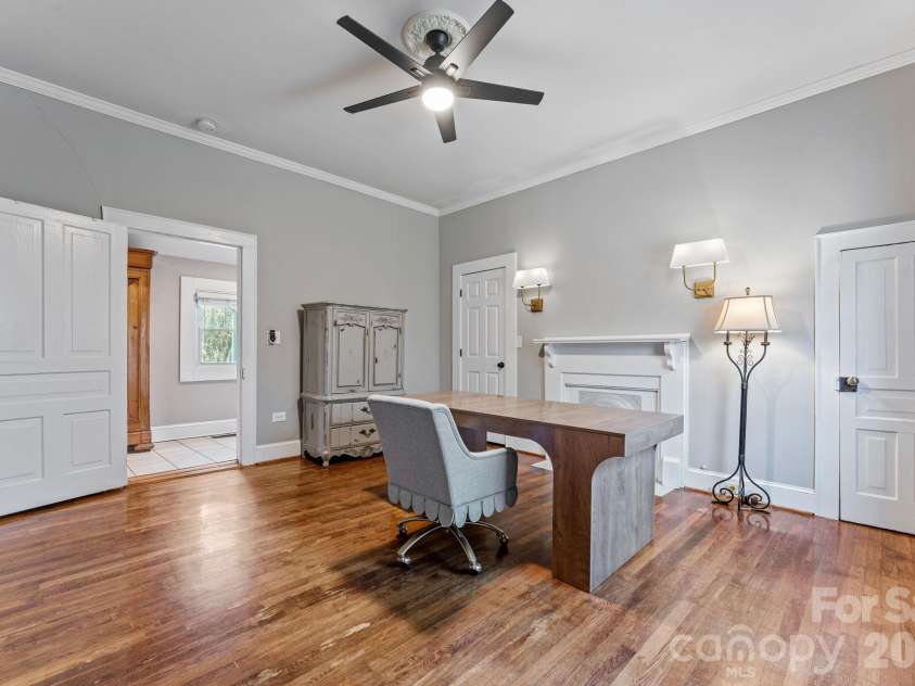 2815 Myers Street, Charlotte, NC 28205.  MLS# CAR4435606, YatesRealty ID 57219. 