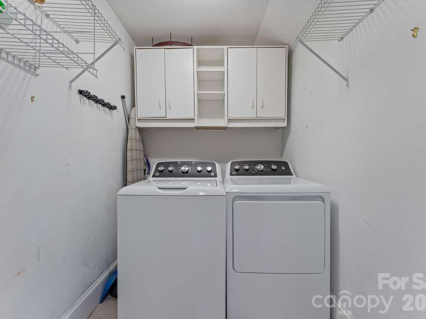 2815 Myers Street, Charlotte, NC 28205.  MLS# CAR4435606, YatesRealty ID 57219. 