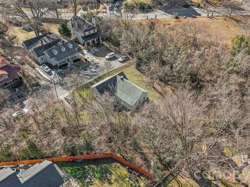 2815 Myers Street, Charlotte, NC 28205.  MLS# CAR4435606, YatesRealty ID 57219. 