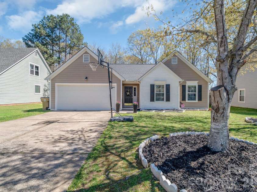 3310 Brooktree Lane, Indian Trail, NC 28079.  MLS# CAR4360227, YatesRealty ID 5722. 