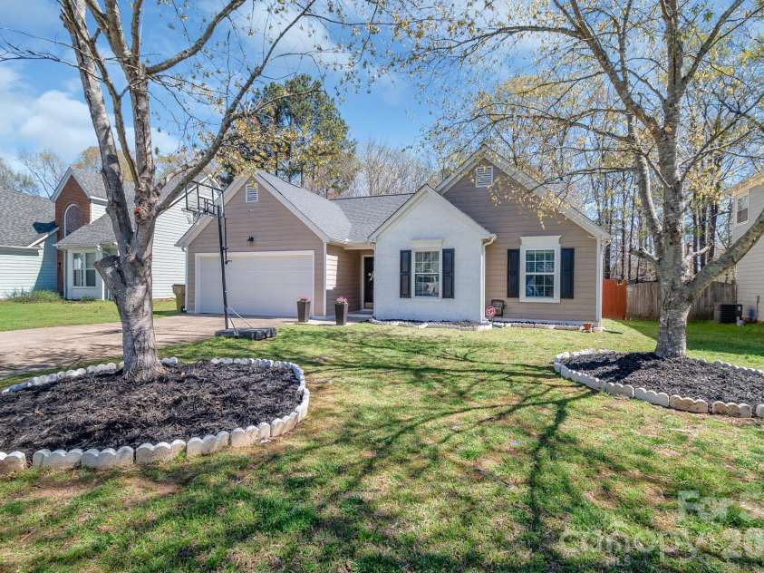 3310 Brooktree Lane, Indian Trail, NC 28079.  MLS# CAR4360227, YatesRealty ID 5722. 