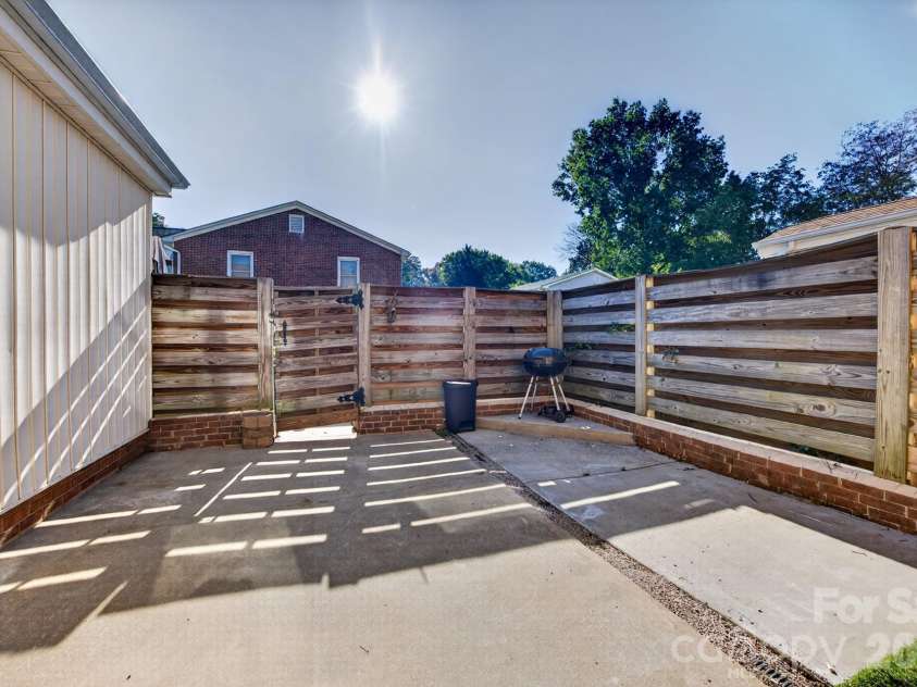 817 Mitchell Avenue, Salisbury, NC 28144.  MLS# CAR4435624, YatesRealty ID 57227. 
