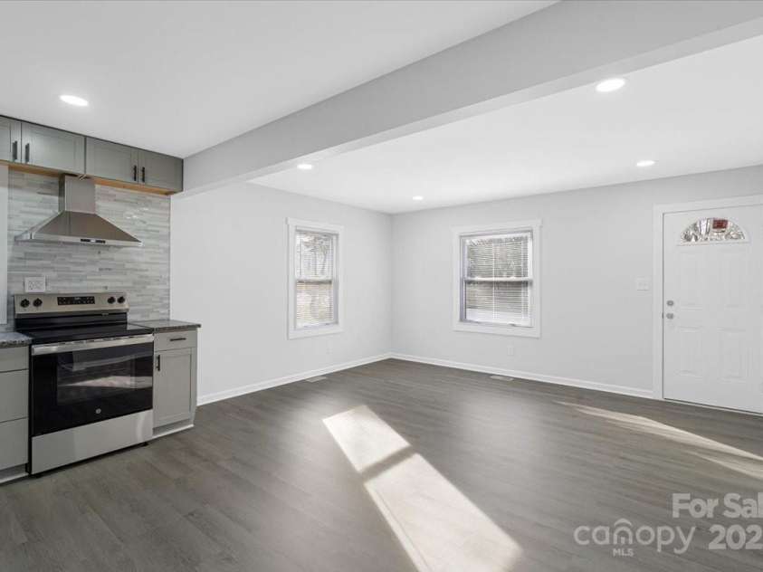 1110 Alexander Street, Statesville, NC 28677.  MLS# CAR4221612, YatesRealty ID 5723. 