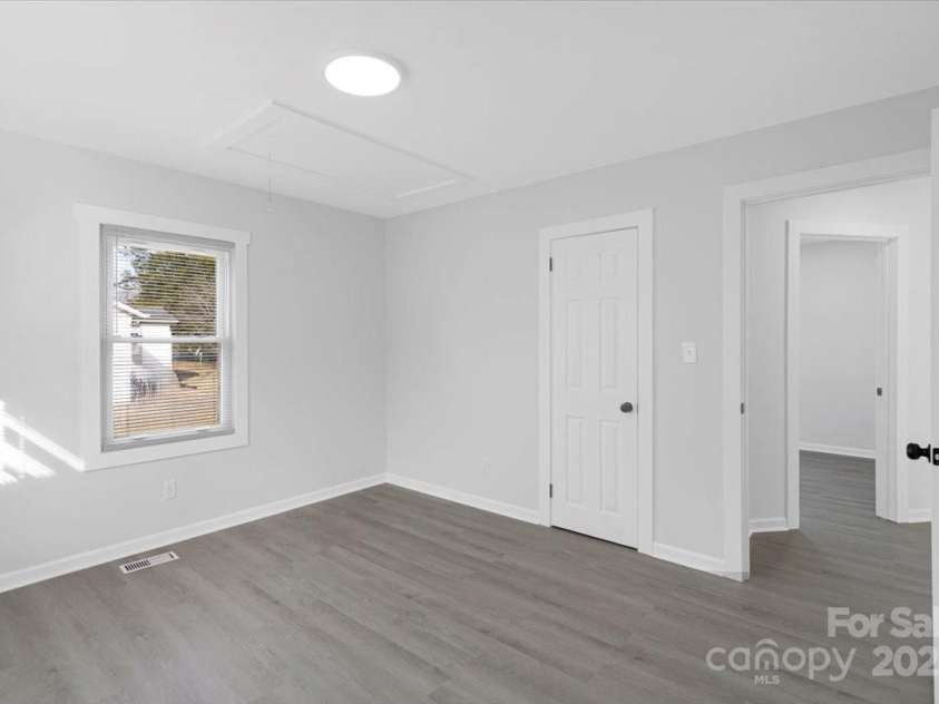 1110 Alexander Street, Statesville, NC 28677.  MLS# CAR4221612, YatesRealty ID 5723. 