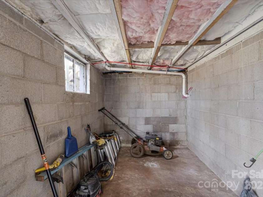 1110 Alexander Street, Statesville, NC 28677.  MLS# CAR4221612, YatesRealty ID 5723. 