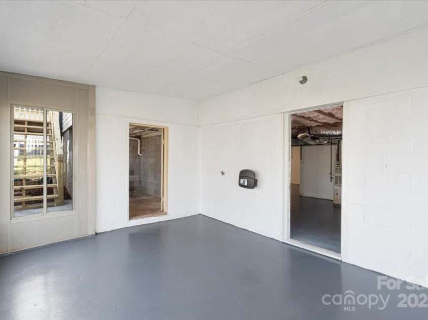 1110 Alexander Street, Statesville, NC 28677.  MLS# CAR4221612, YatesRealty ID 5723. 