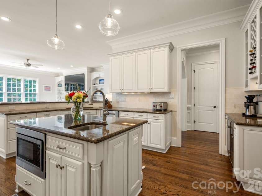 1113 Hansler Lane, Waxhaw, NC 28173.  MLS# CAR4434578, YatesRealty ID 57231. 