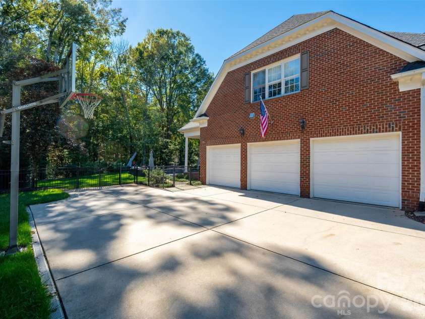 1113 Hansler Lane, Waxhaw, NC 28173.  MLS# CAR4434578, YatesRealty ID 57231. 