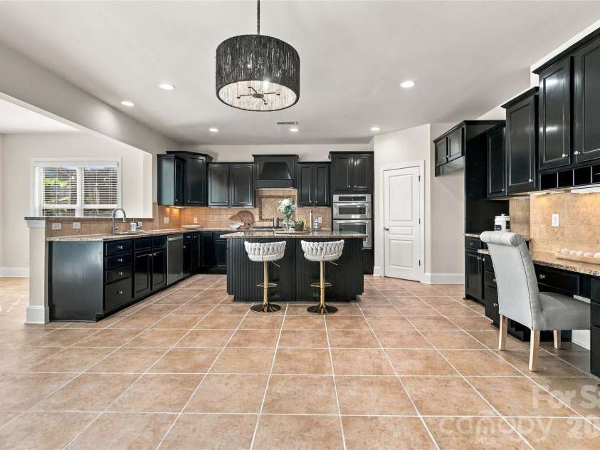 18317 Lilliesleaf Glenn Lane, Charlotte, NC 28277.  MLS# CAR4434699, YatesRealty ID 57234. 
