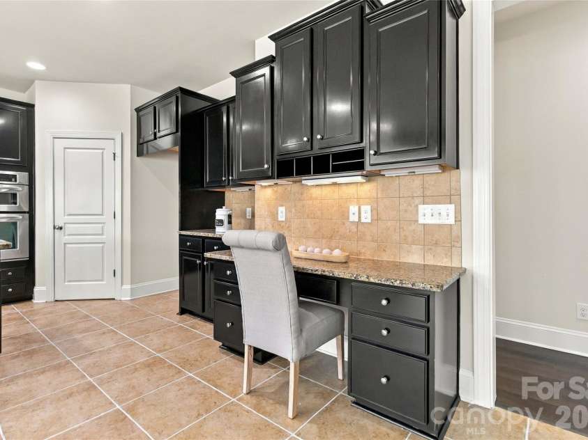 18317 Lilliesleaf Glenn Lane, Charlotte, NC 28277.  MLS# CAR4434699, YatesRealty ID 57234. 