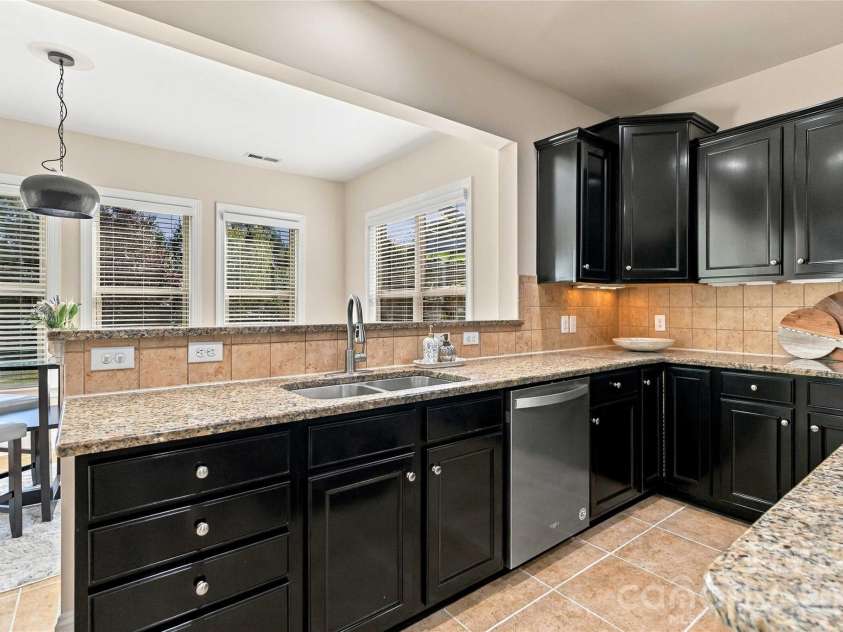 18317 Lilliesleaf Glenn Lane, Charlotte, NC 28277.  MLS# CAR4434699, YatesRealty ID 57234. 