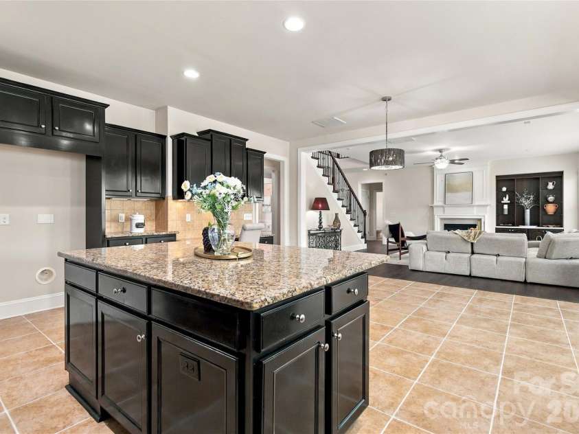 18317 Lilliesleaf Glenn Lane, Charlotte, NC 28277.  MLS# CAR4434699, YatesRealty ID 57234. 