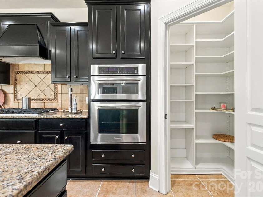 18317 Lilliesleaf Glenn Lane, Charlotte, NC 28277.  MLS# CAR4434699, YatesRealty ID 57234. 