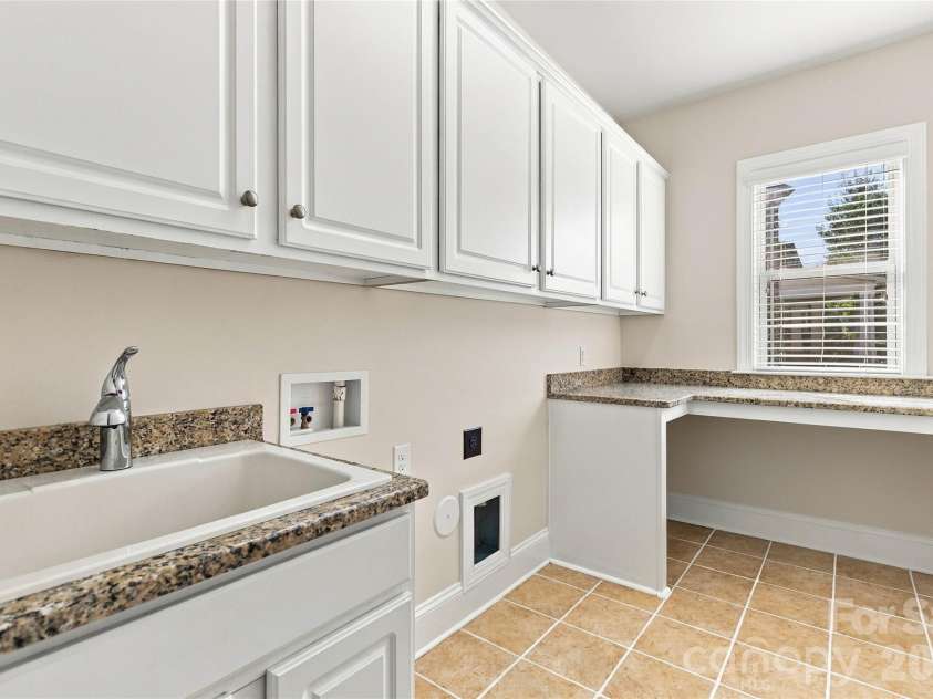 18317 Lilliesleaf Glenn Lane, Charlotte, NC 28277.  MLS# CAR4434699, YatesRealty ID 57234. 
