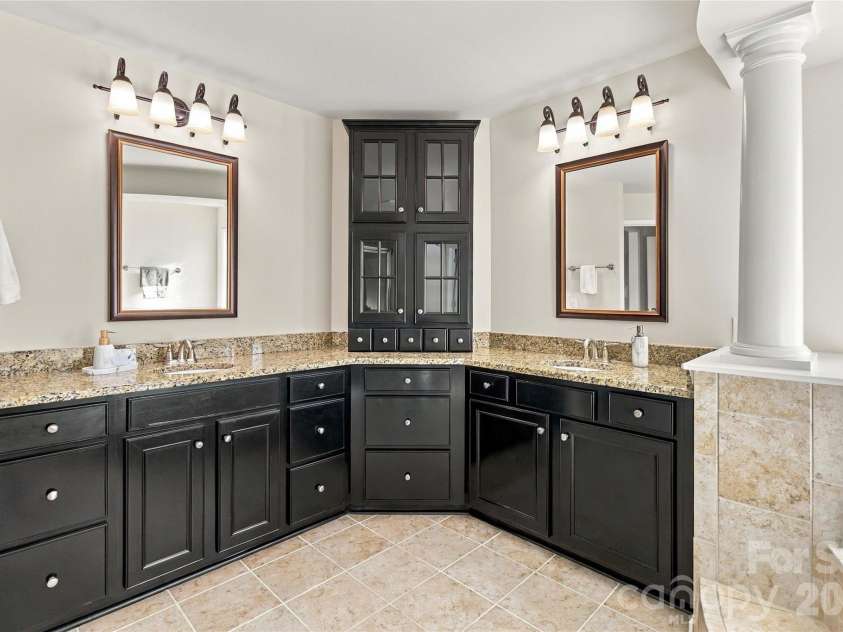 18317 Lilliesleaf Glenn Lane, Charlotte, NC 28277.  MLS# CAR4434699, YatesRealty ID 57234. 