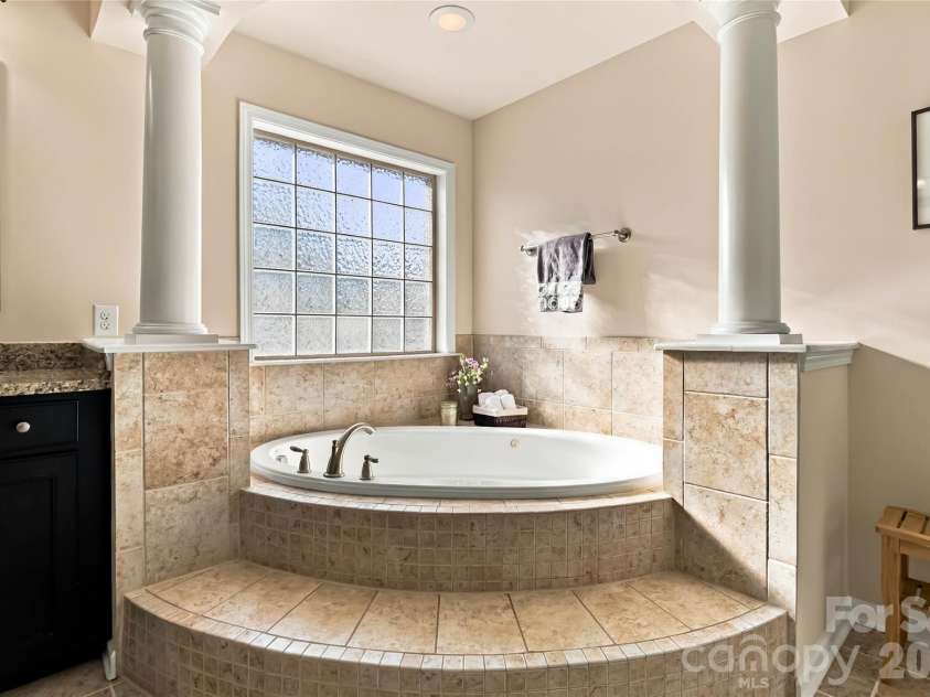 18317 Lilliesleaf Glenn Lane, Charlotte, NC 28277.  MLS# CAR4434699, YatesRealty ID 57234. 
