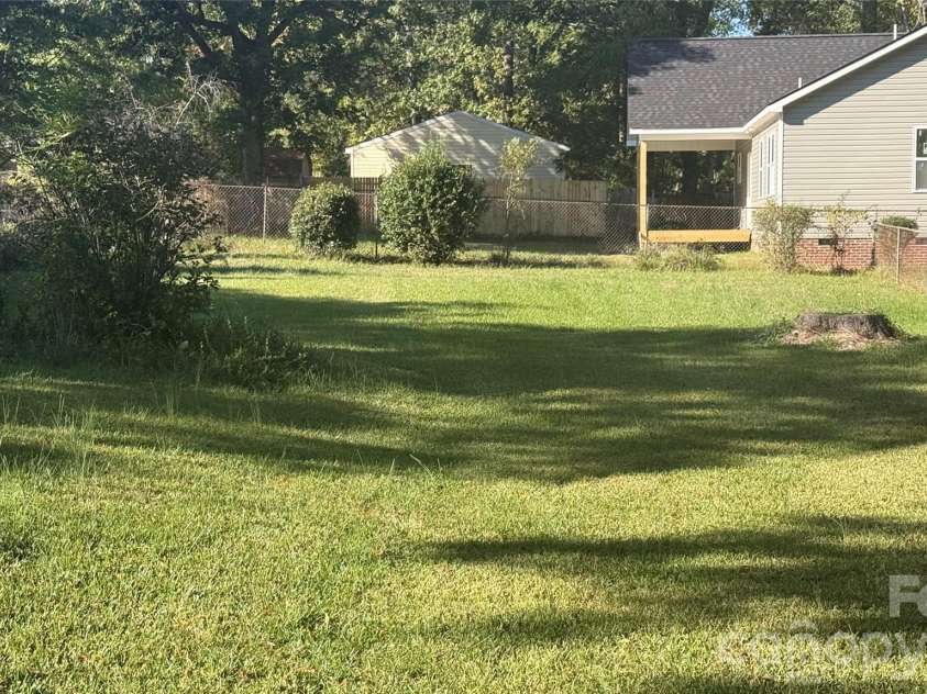 928 Beaumont Avenue, Greensboro, NC 27401.  MLS# CAR4434668, YatesRealty ID 57236. 