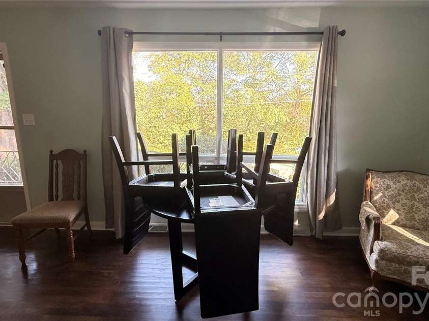 928 Beaumont Avenue, Greensboro, NC 27401.  MLS# CAR4434668, YatesRealty ID 57236. Living room