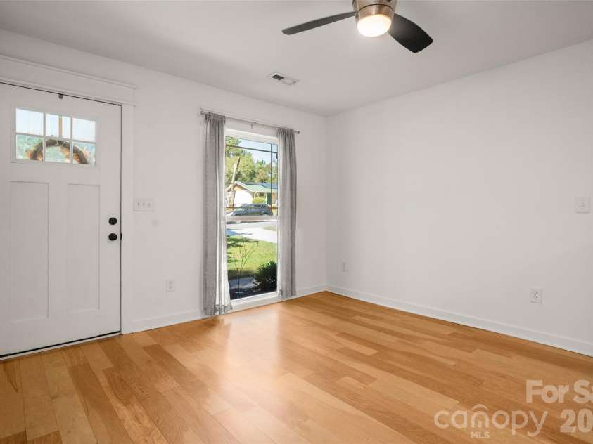 4238 Dowling Drive, Charlotte, NC 28205.  MLS# CAR4434485, YatesRealty ID 57237. 