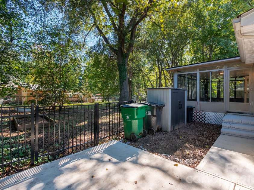4238 Dowling Drive, Charlotte, NC 28205.  MLS# CAR4434485, YatesRealty ID 57237. Fenced Back yard