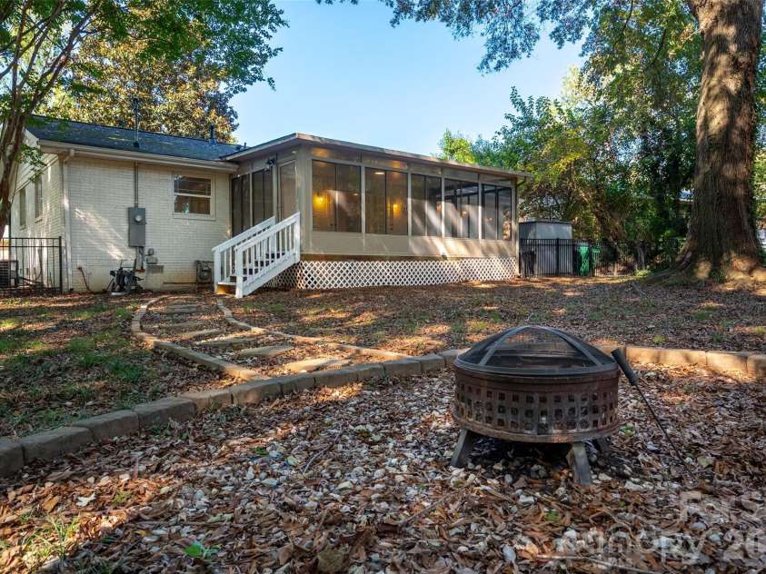 4238 Dowling Drive, Charlotte, NC 28205.  MLS# CAR4434485, YatesRealty ID 57237. Firepit for marshmallow roasting