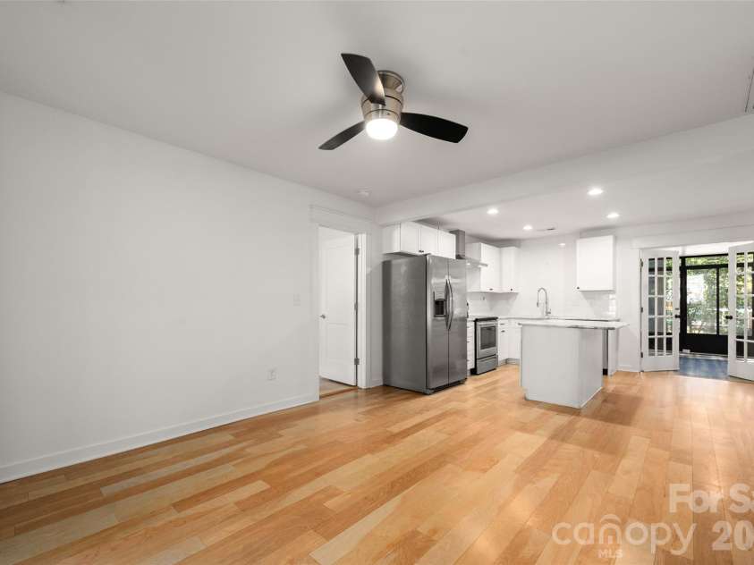 4238 Dowling Drive, Charlotte, NC 28205.  MLS# CAR4434485, YatesRealty ID 57237. Open Concept Living