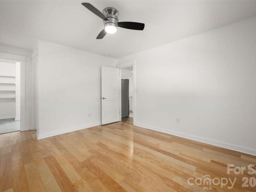 4238 Dowling Drive, Charlotte, NC 28205.  MLS# CAR4434485, YatesRealty ID 57237. Primary Bath tucked away en suite
