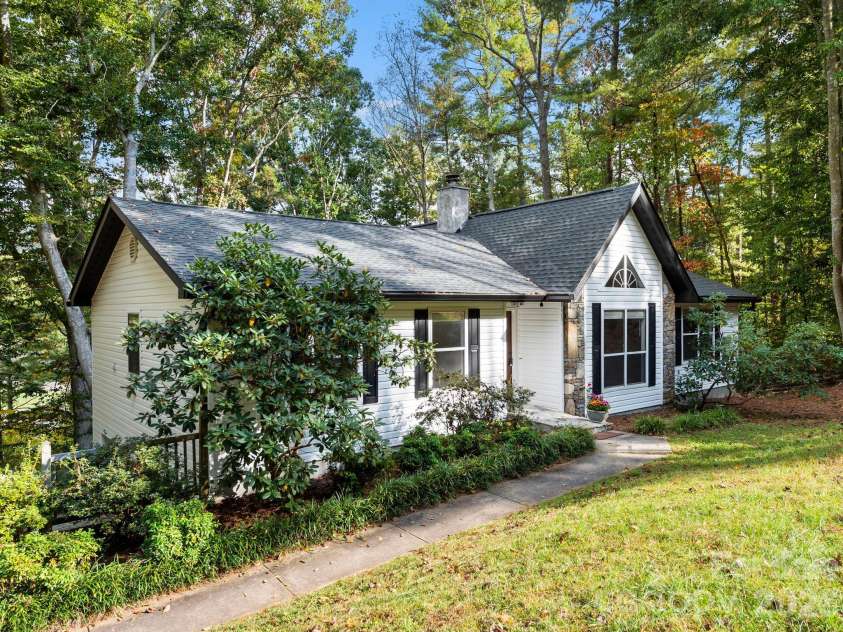 8 Rasada Extension, Weaverville, NC 28787.  MLS# CAR4435147, YatesRealty ID 57238. 