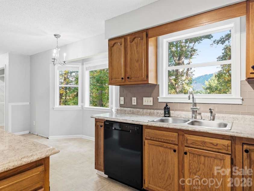 8 Rasada Extension, Weaverville, NC 28787.  MLS# CAR4435147, YatesRealty ID 57238. 