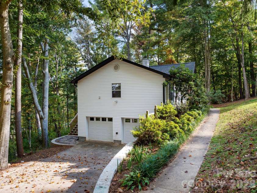 8 Rasada Extension, Weaverville, NC 28787.  MLS# CAR4435147, YatesRealty ID 57238. 