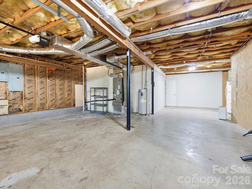 8 Rasada Extension, Weaverville, NC 28787.  MLS# CAR4435147, YatesRealty ID 57238. Garage Workshop Space
