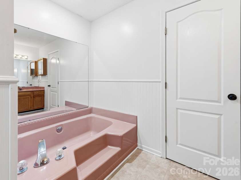 8 Rasada Extension, Weaverville, NC 28787.  MLS# CAR4435147, YatesRealty ID 57238. Master Bath