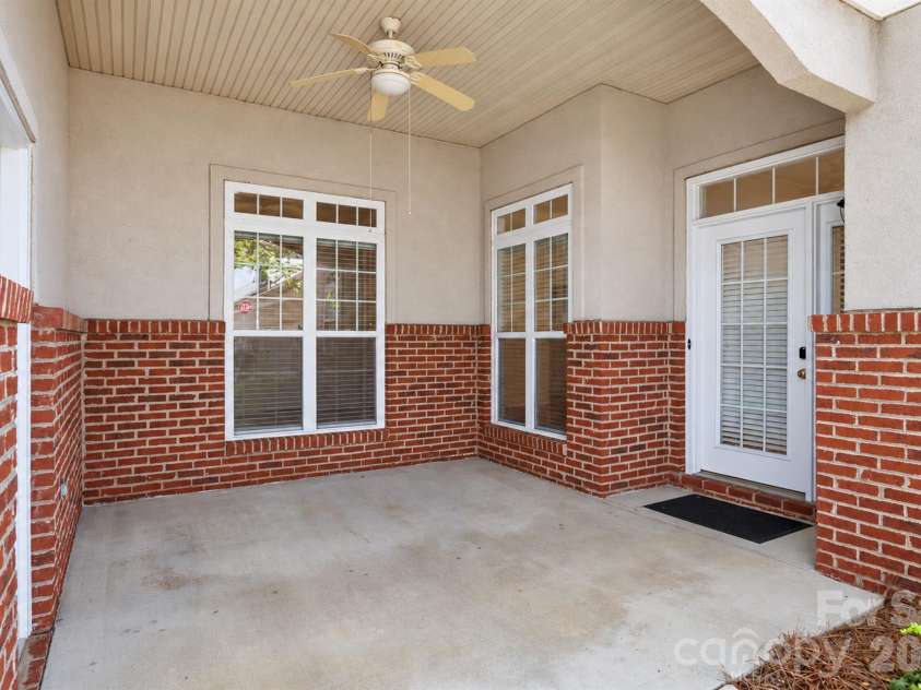 8845 Legacy Lake Lane, Charlotte, NC 28269.  MLS# CAR4434916, YatesRealty ID 57239. 