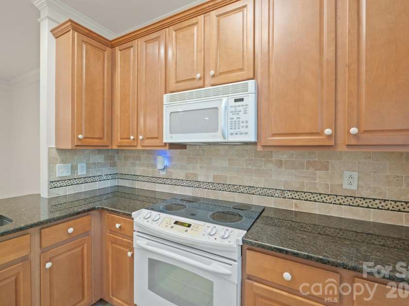 8845 Legacy Lake Lane, Charlotte, NC 28269.  MLS# CAR4434916, YatesRealty ID 57239. 