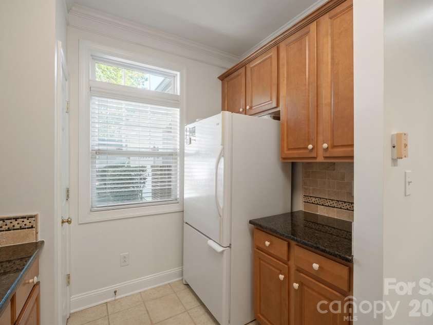 8845 Legacy Lake Lane, Charlotte, NC 28269.  MLS# CAR4434916, YatesRealty ID 57239. 