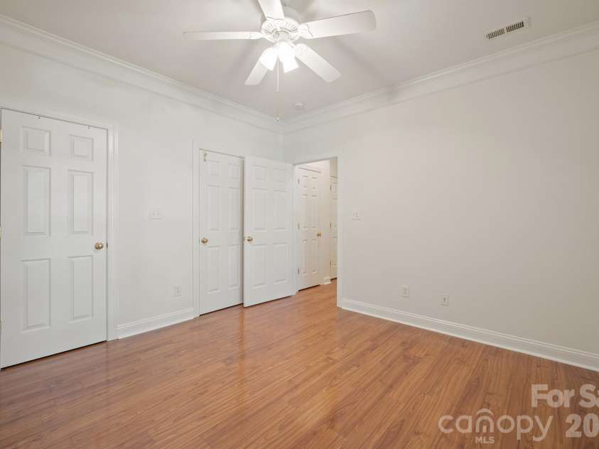 8845 Legacy Lake Lane, Charlotte, NC 28269.  MLS# CAR4434916, YatesRealty ID 57239. 