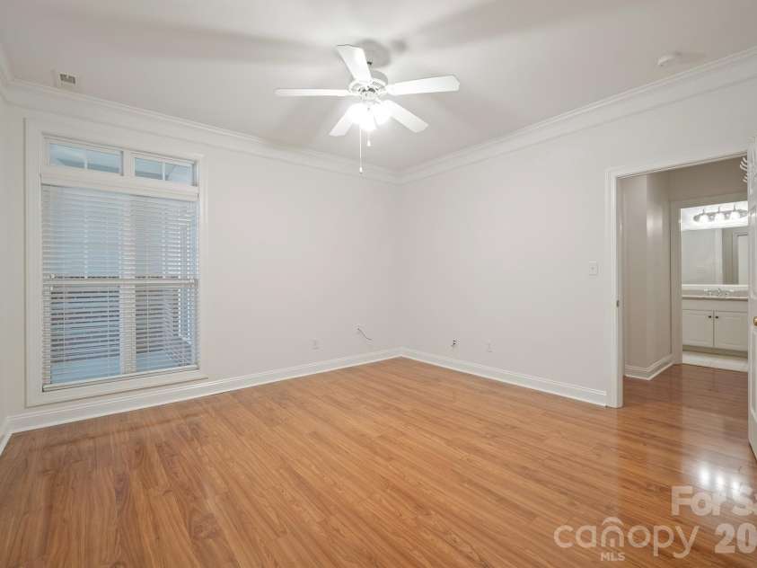 8845 Legacy Lake Lane, Charlotte, NC 28269.  MLS# CAR4434916, YatesRealty ID 57239. 