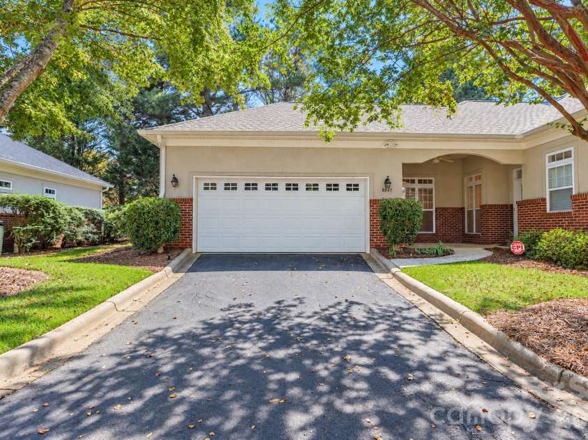 8845 Legacy Lake Lane, Charlotte, NC 28269.  MLS# CAR4434916, YatesRealty ID 57239. 
