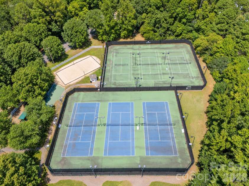 8845 Legacy Lake Lane, Charlotte, NC 28269.  MLS# CAR4434916, YatesRealty ID 57239. 